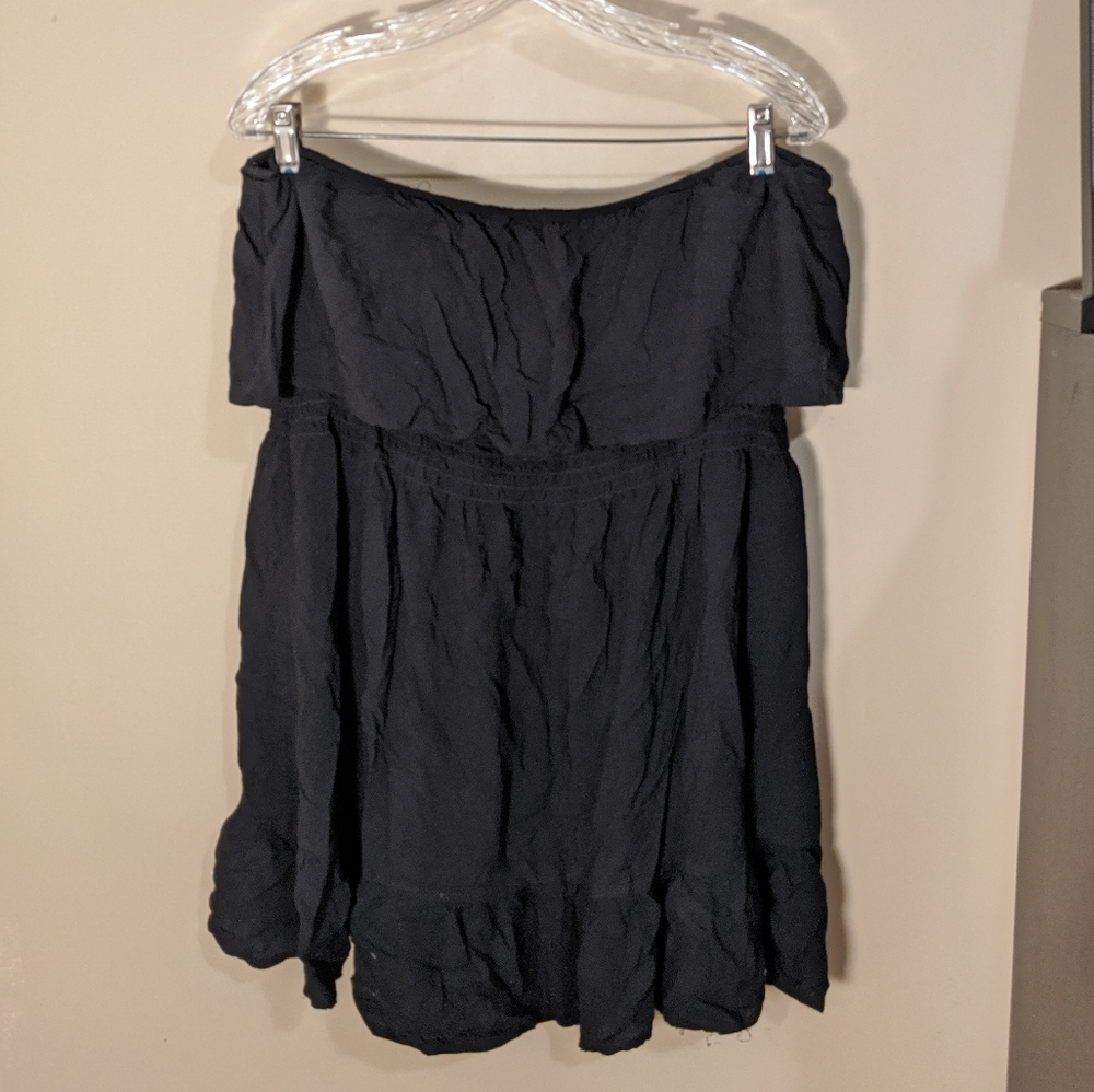Black strapless dress